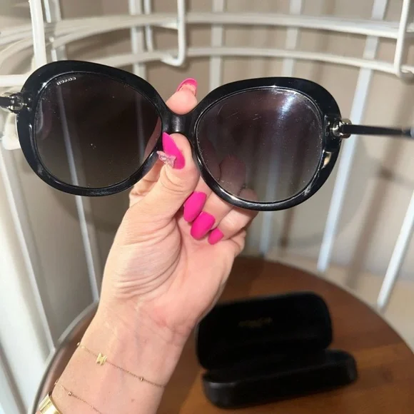 Coach Women's Samantha Vintage Black Sunglasses with Case - Picture 3 of 8